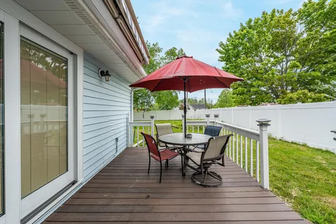 $274,900 | 1614 Dawn Street, Algoma, WI 54201
