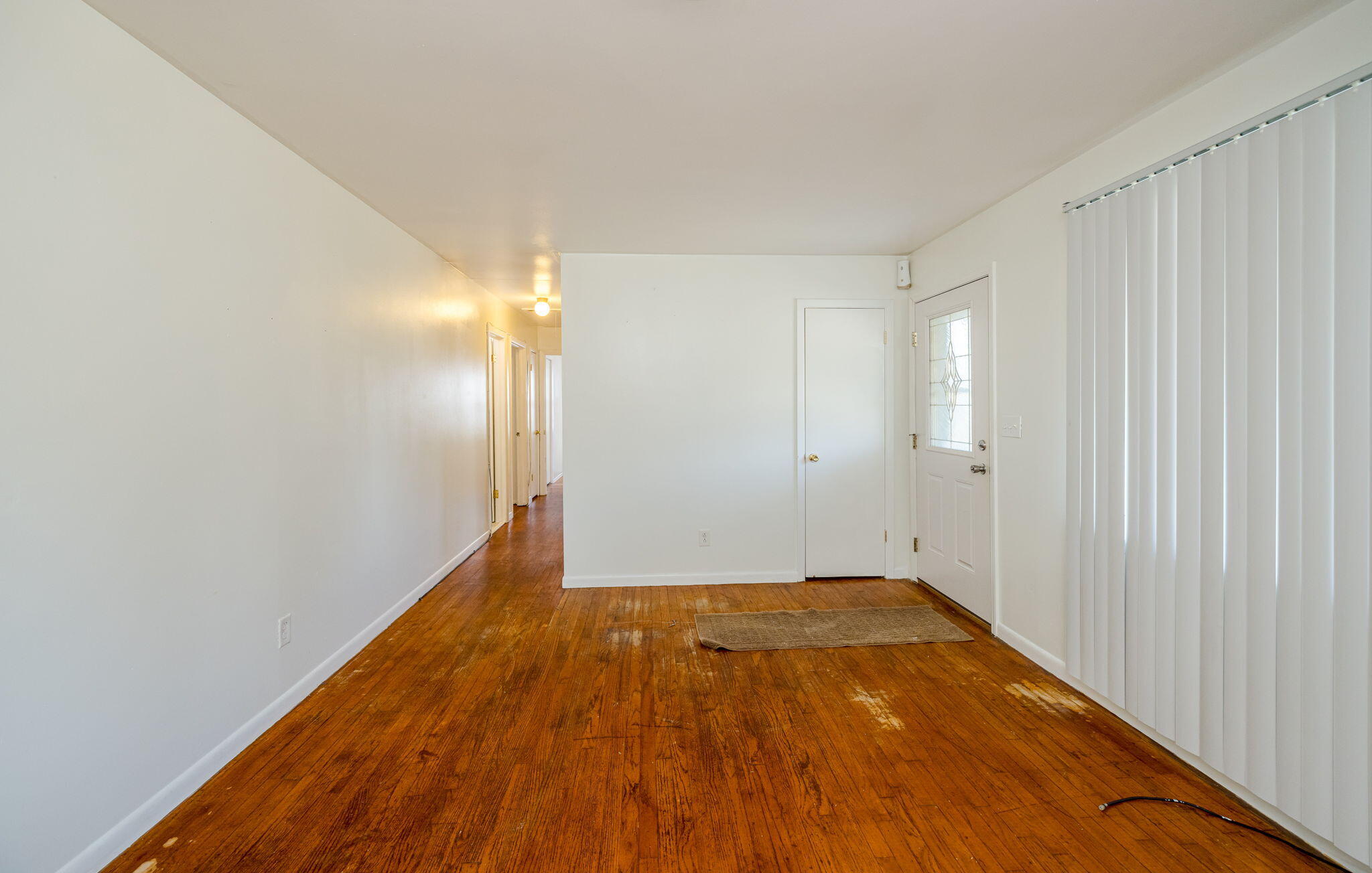 1090 Horseshoe Road Augusta, GA 30906 - Photo 11 of 37 Living room with view of hallway