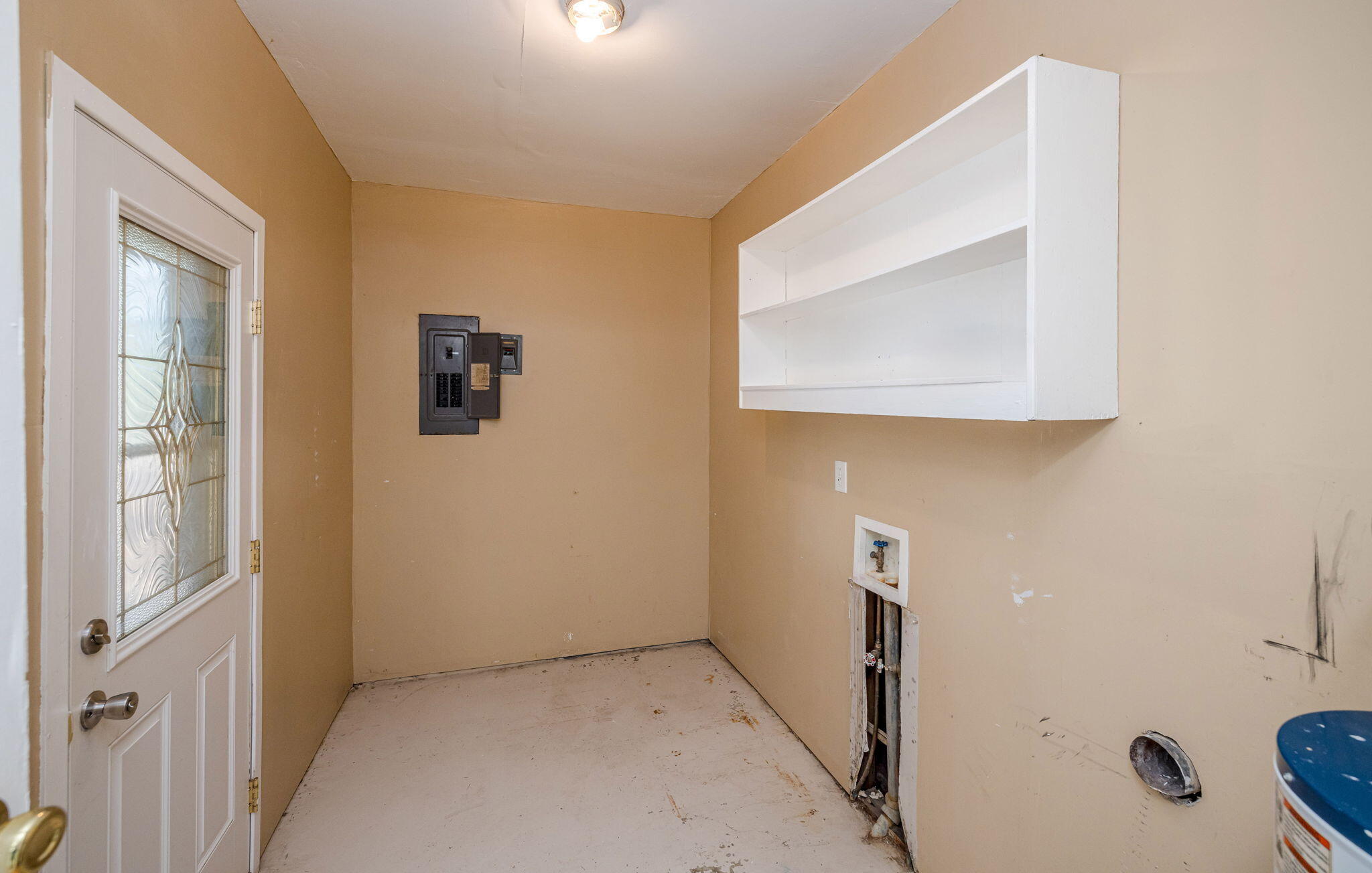 1090 Horseshoe Road Augusta, GA 30906 - Photo 23 of 37 Laundry room - door leads to carport
