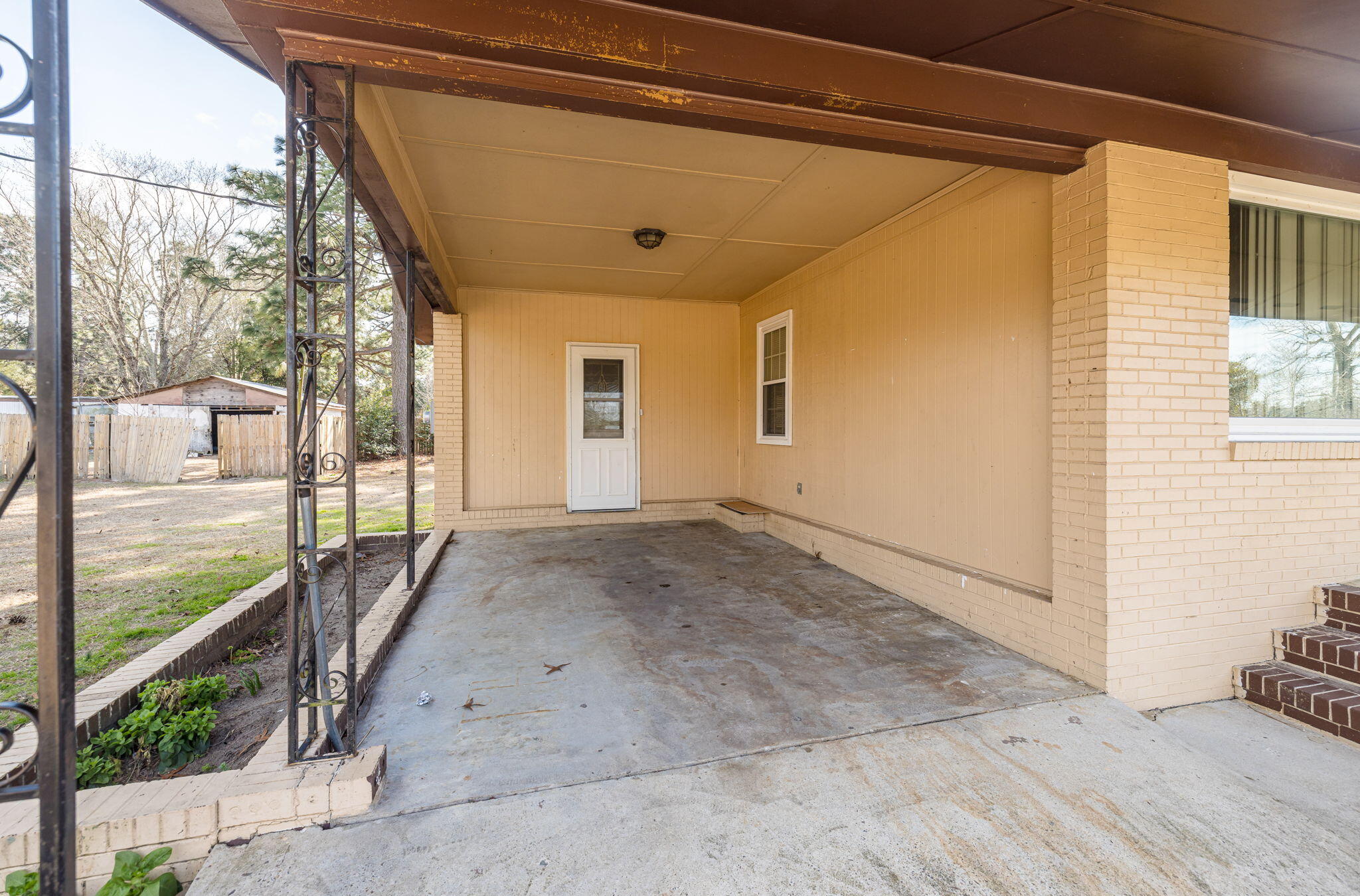 1090 Horseshoe Road Augusta, GA 30906 - Photo 6 of 37 Carport