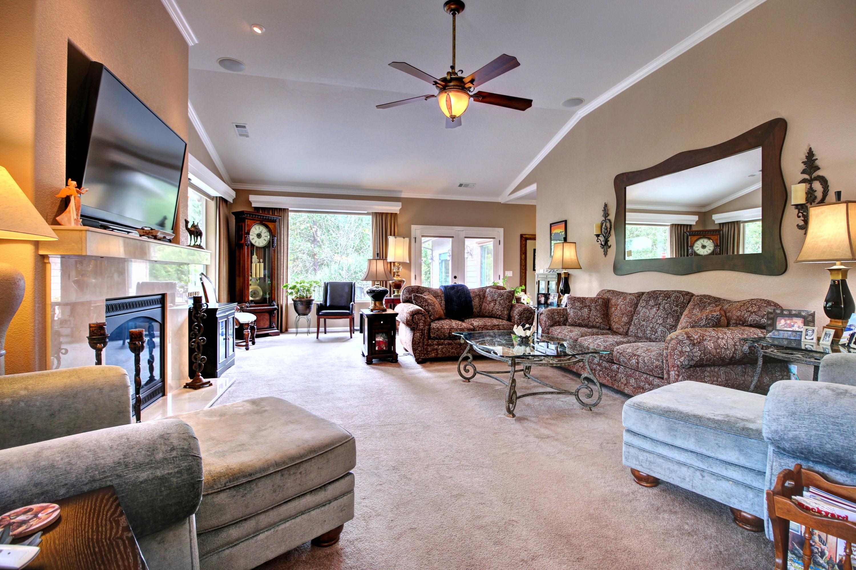 100 Springbrook Drive Grants Pass, OR 97527 - Photo 14 of 57 Great Room