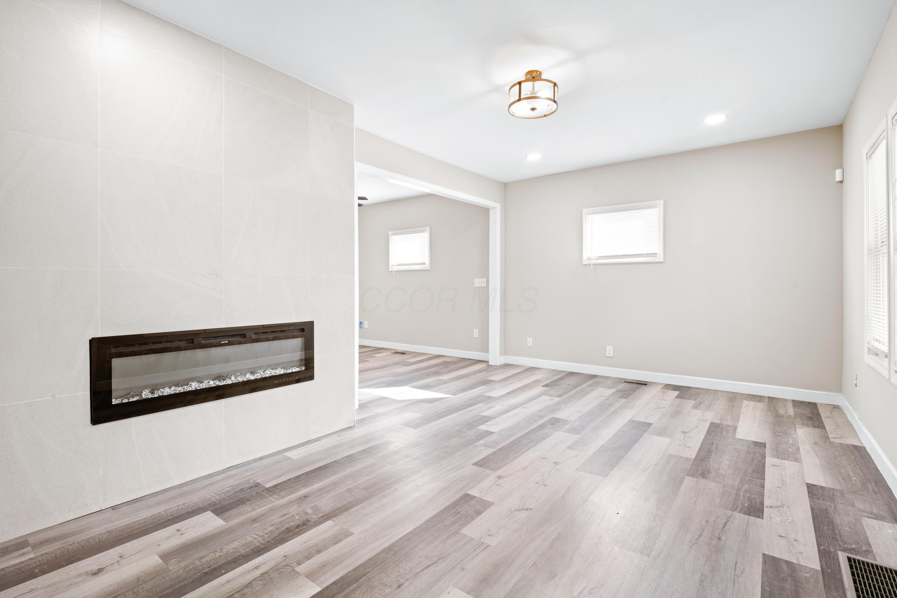 1360 East Weber Road Columbus, OH 43211 - Photo 7 of 25 DSC_4996
