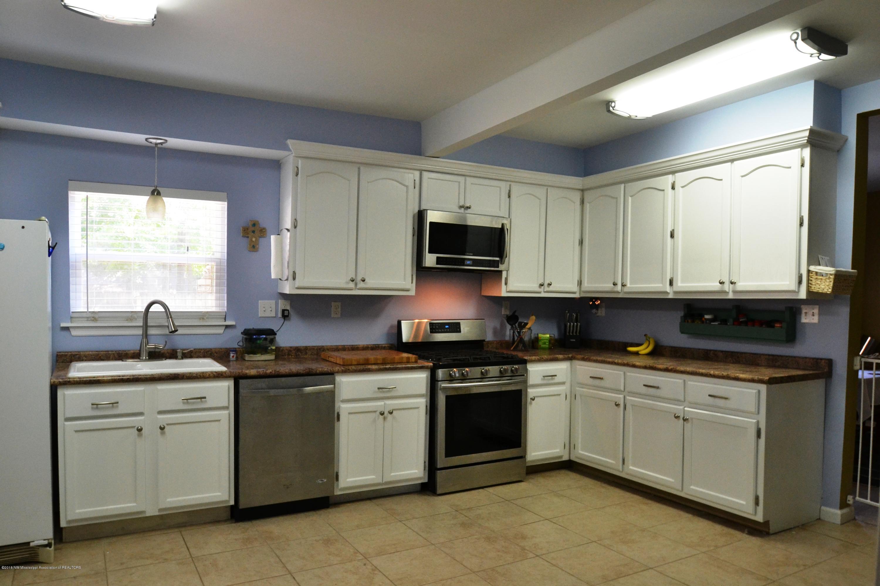 7510 Youngblood Road Olive Branch, MS 38654 - Photo 3 of 18 Open kitchen