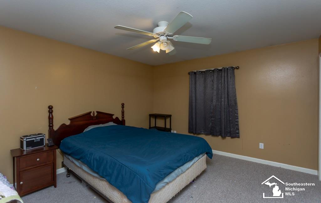 2910 East Valley Road Adrian, MI 49221 - Photo 34 of 37 50029774-33.JPG