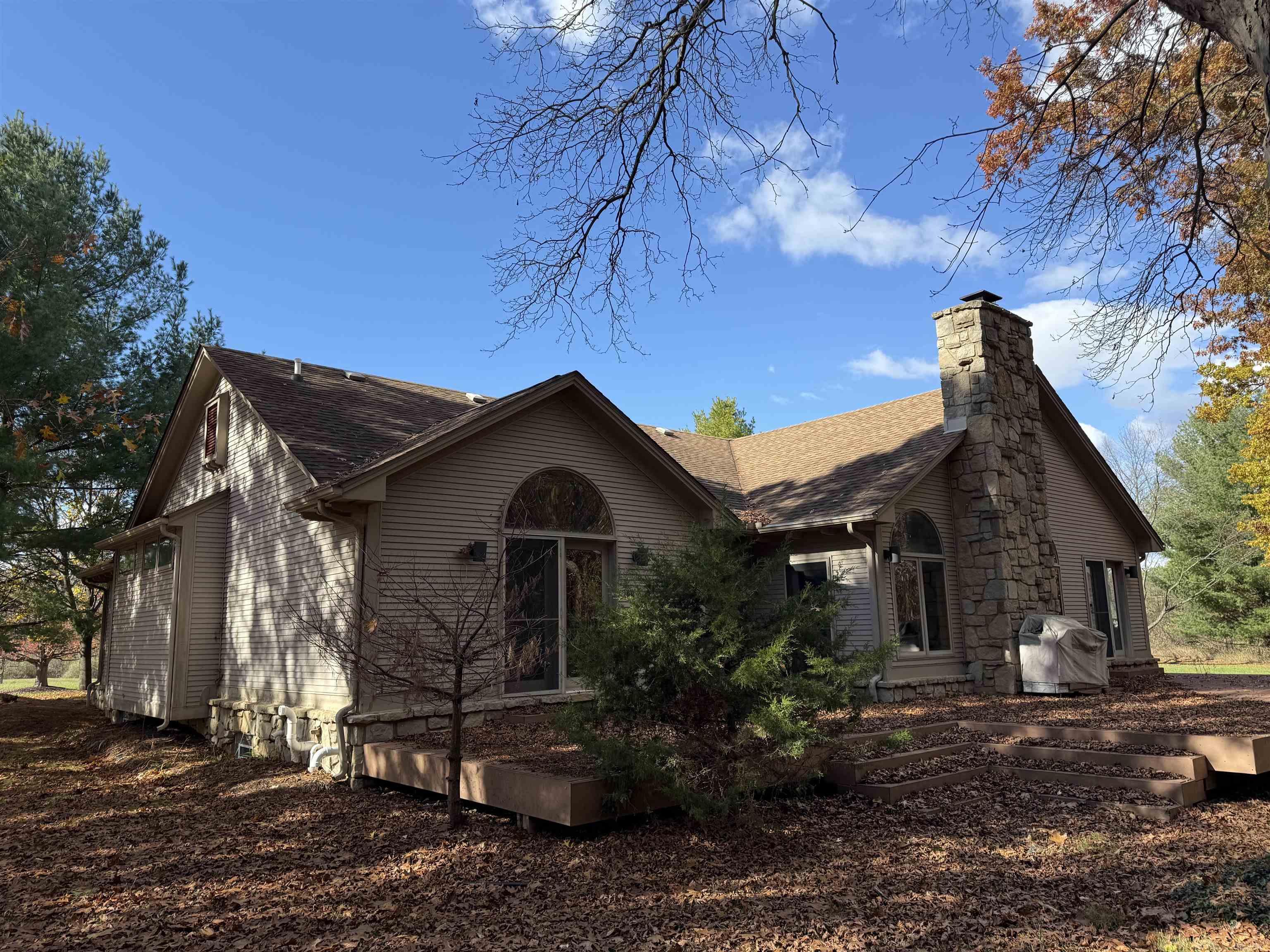 2344 Brewer Road Howell, MI 48855 - Photo 3 of 8 50202177-a5368745-b59b-41ac-a1f5-38d5a93e6bd4.JPG