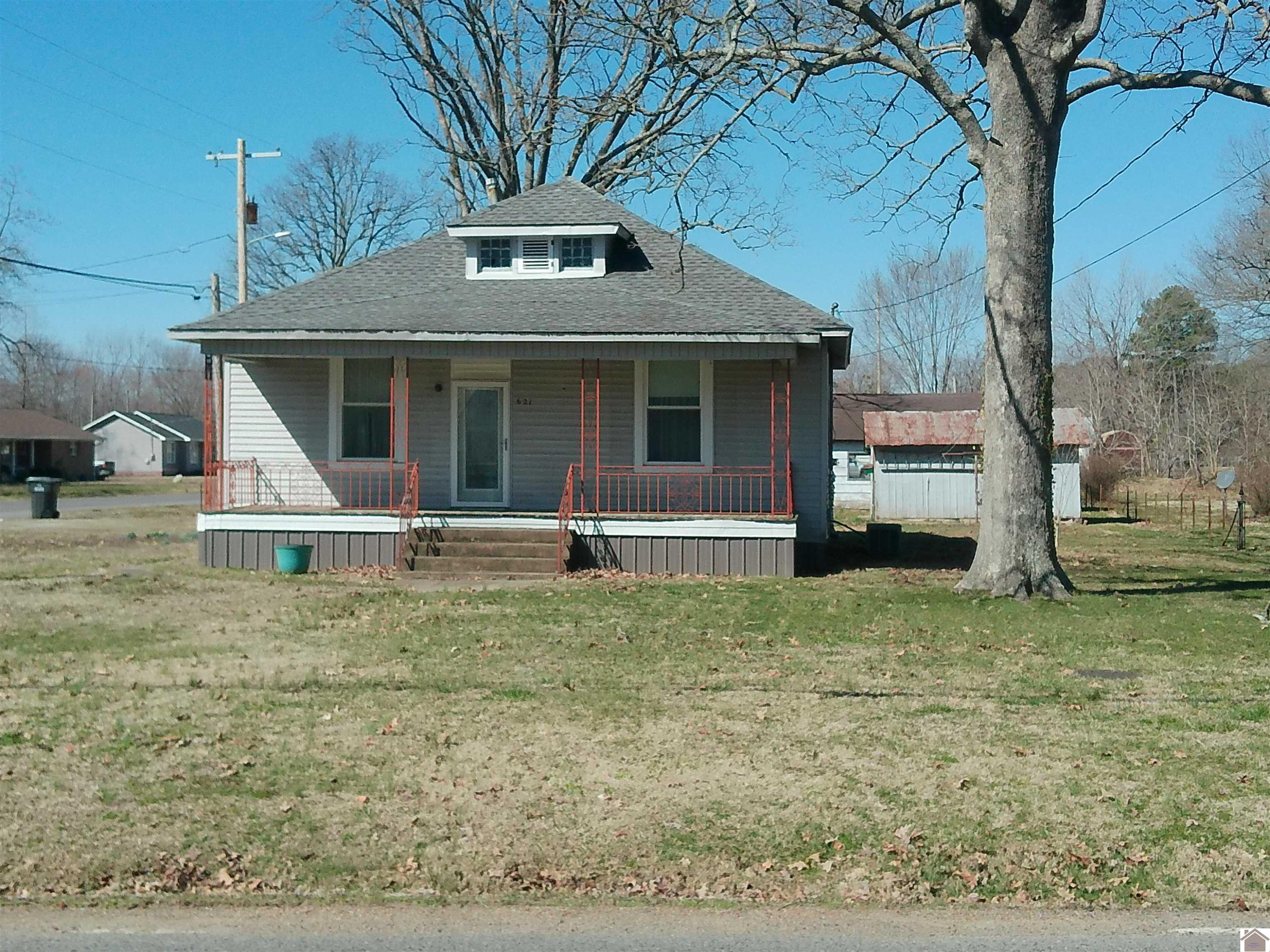 621 Oaks Road Paducah, KY 42003 - Photo 1 of 18 Photo 1