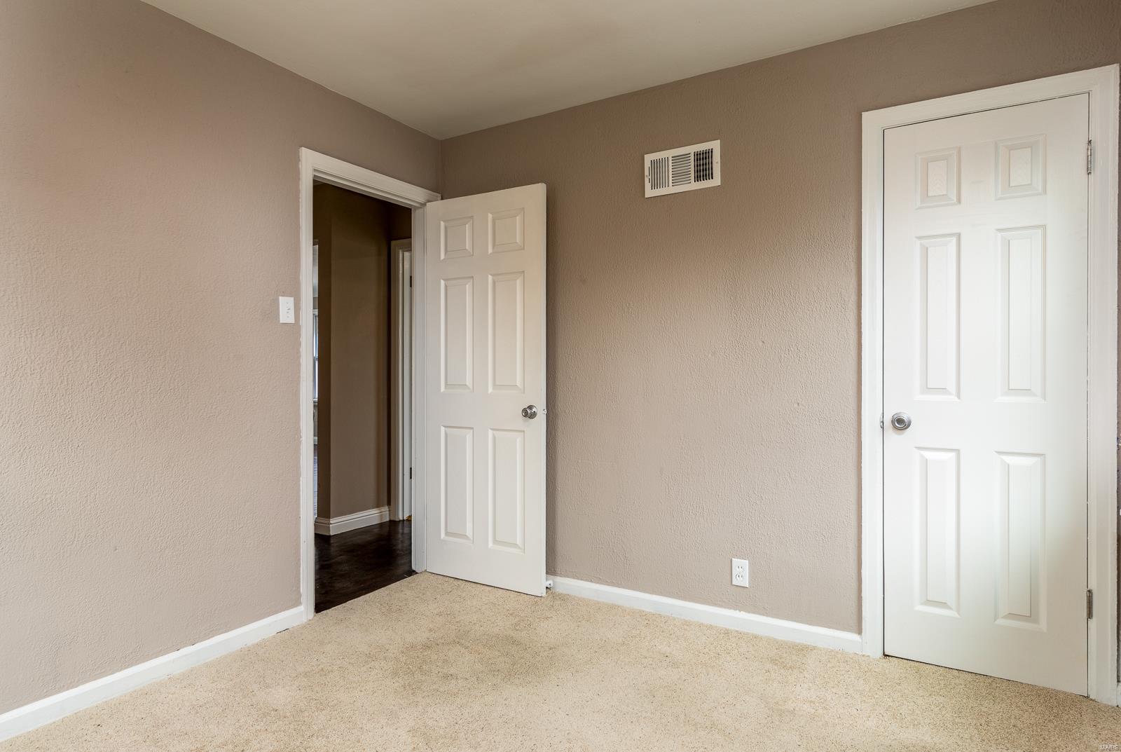 8540 Leith Avenue Berkeley, MO 63134 - Photo 9 of 16