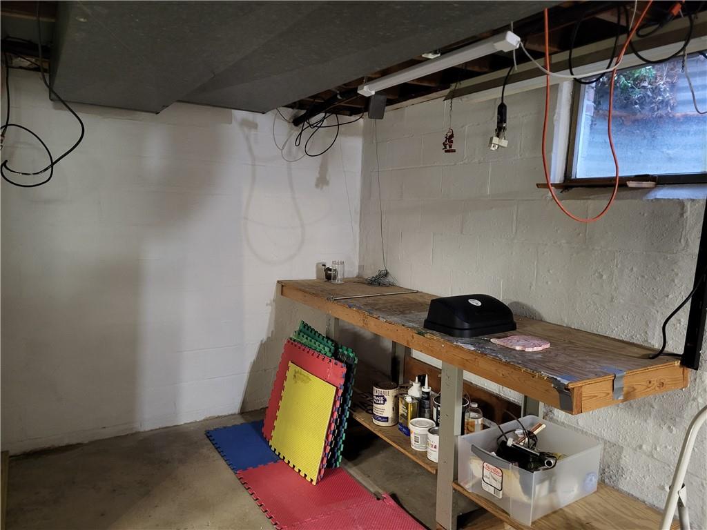 117 Farmington Drive Butler, PA 16001 - Photo 30 of 36 Workshop Area