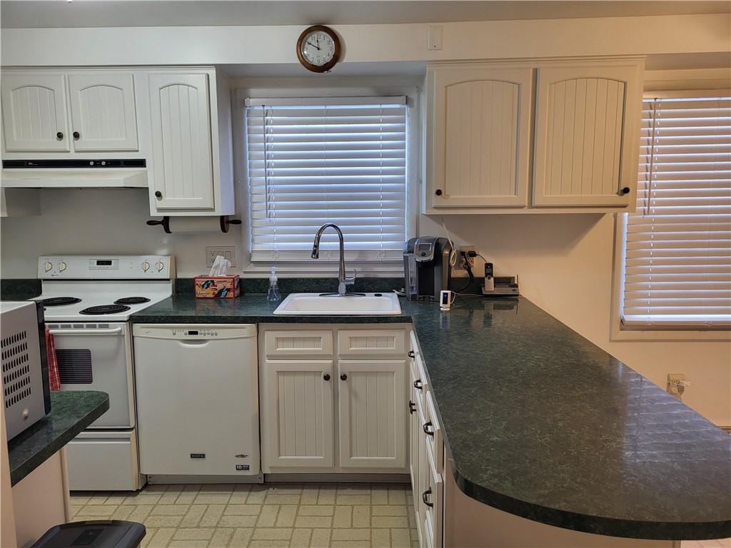 117 Farmington Drive Butler, PA 16001 - Photo 9 of 36 Kitchen with Sufficient Cupboard Space
