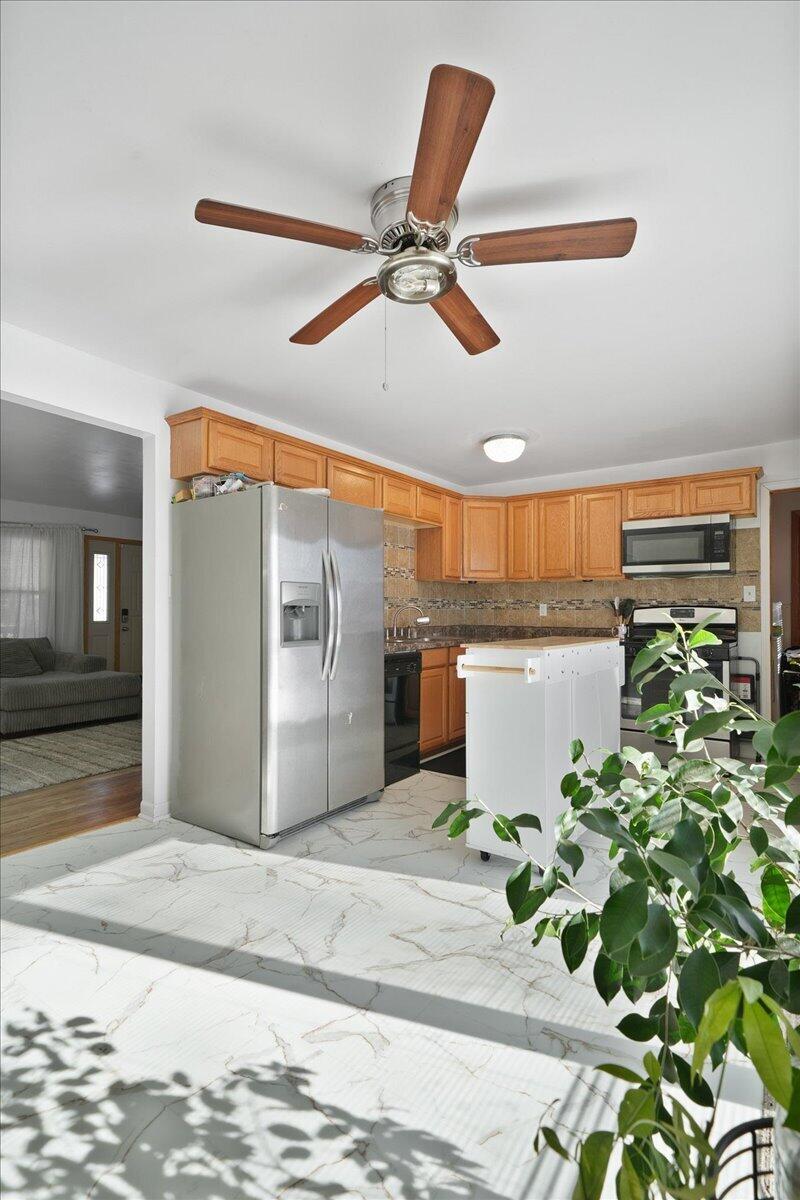 5471 West 78th Lane Schererville, IN 46375 - Photo 3 of 17 800x1200