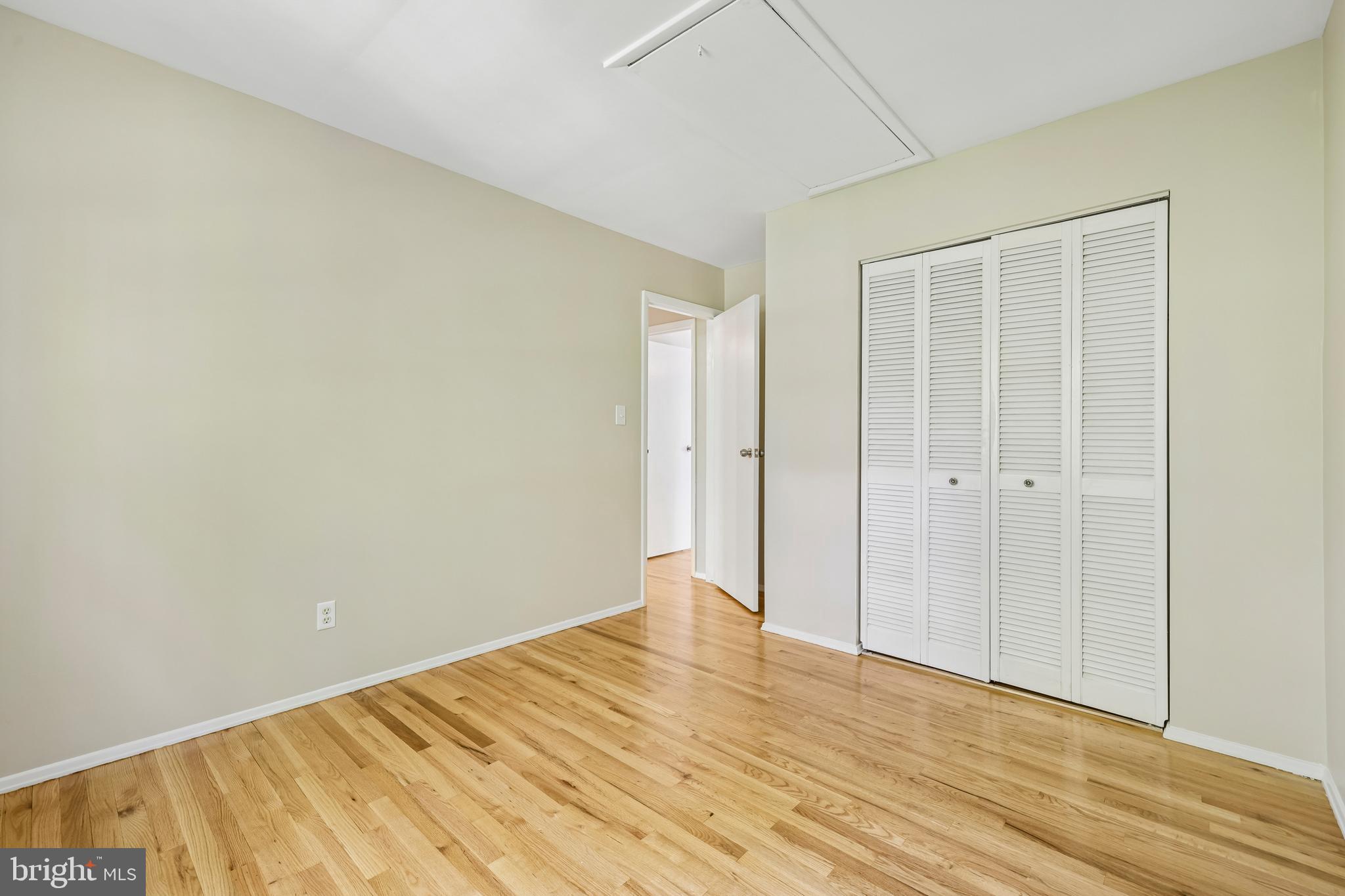 5233 Eliots Oak Road Columbia, MD 21044 - Photo 25 of 51 Bedroom
