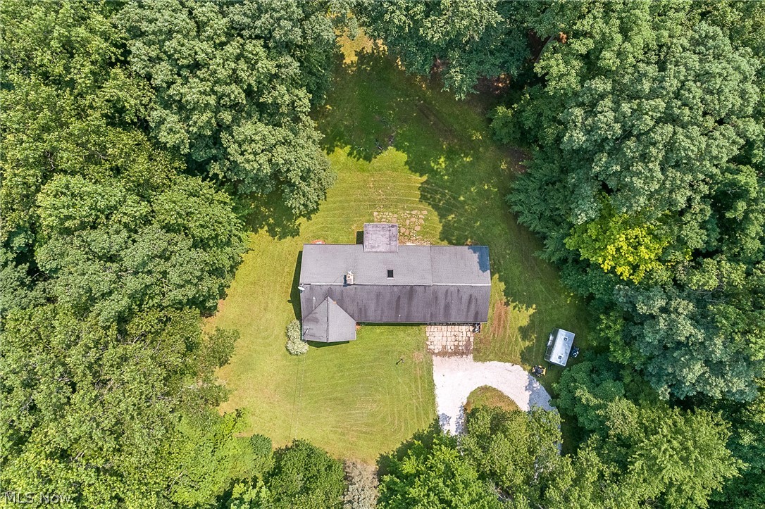 48315 Russia Road Amherst, OH 44001 - Photo 5 of 34 Gallery Image 5