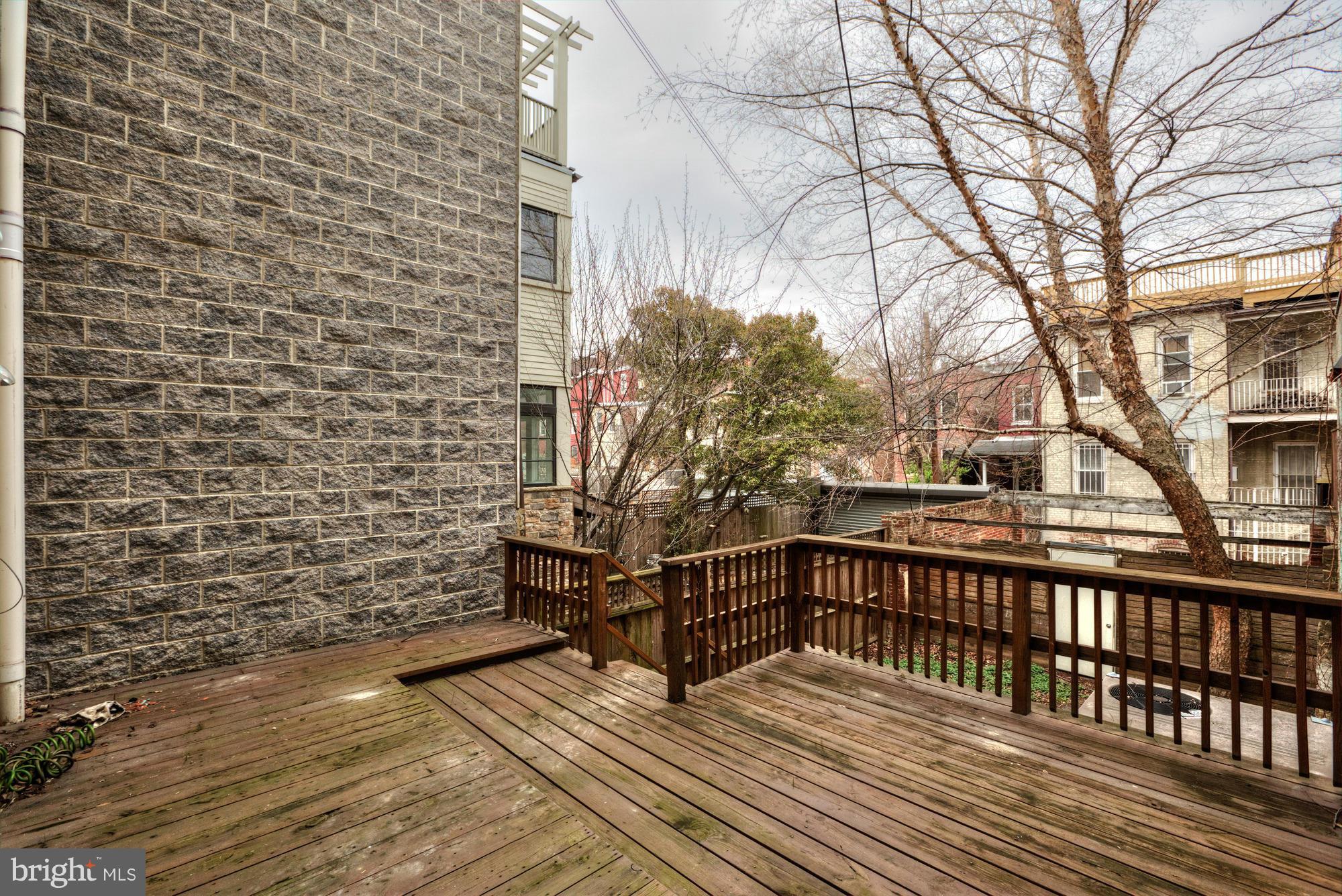 1305 Q Street Northwest Washington, DC 20009 - Photo 20 of 23 Deck view