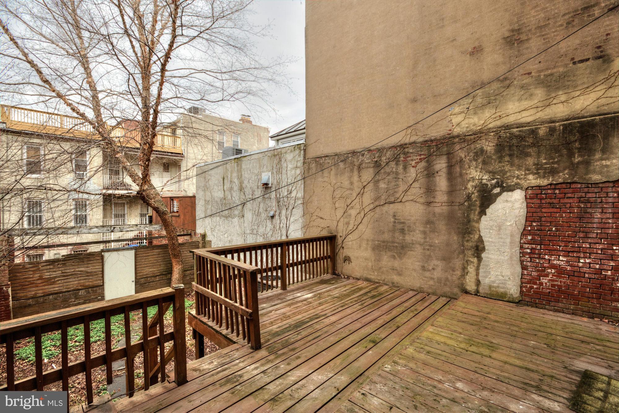 1305 Q Street Northwest Washington, DC 20009 - Photo 21 of 23 Deck View
