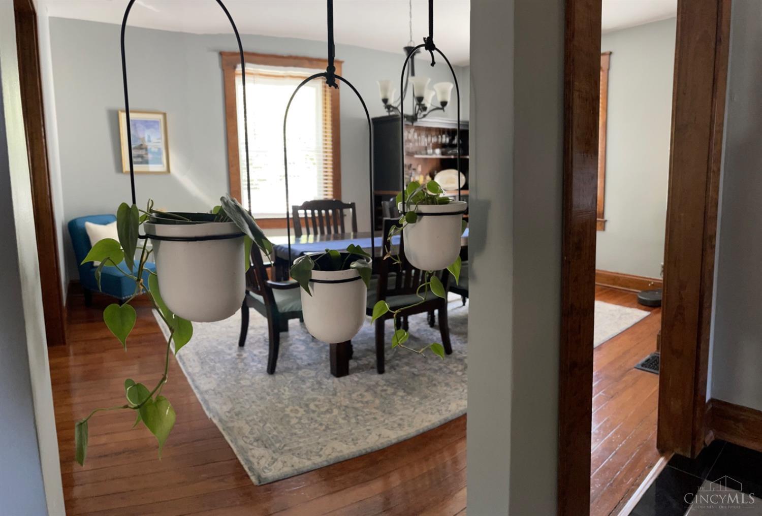 6812 Plainfield Road Cincinnati, OH 45236 - Photo 8 of 29