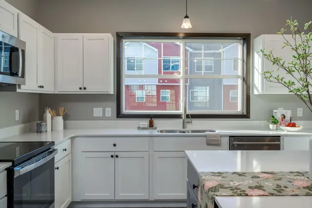 $299,900 | 3068 Bluestem Trail, Mankato, MN 56001