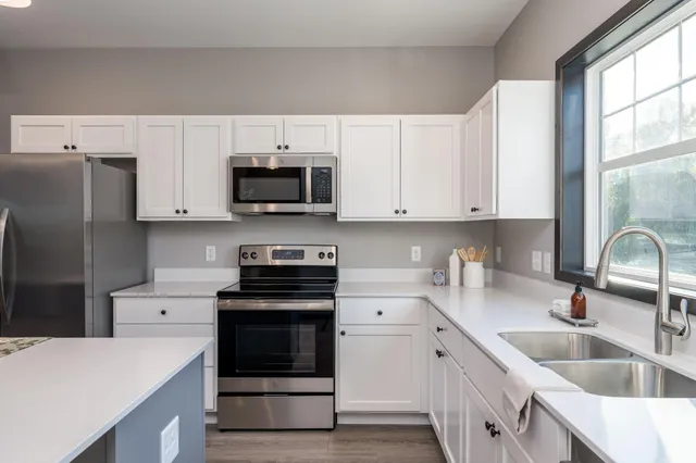 $299,900 | 3068 Bluestem Trail, Mankato, MN 56001