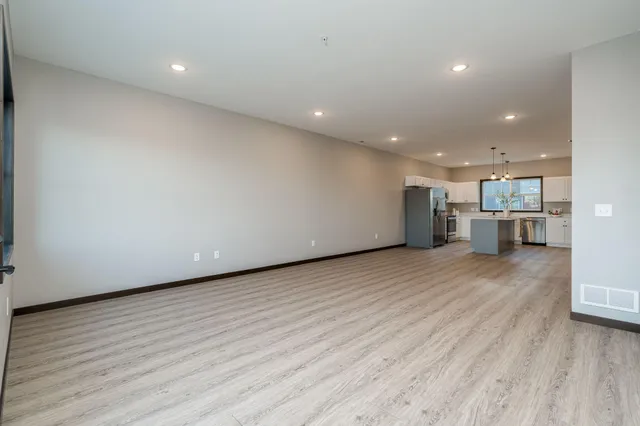 $299,900 | 3068 Bluestem Trail, Mankato, MN 56001