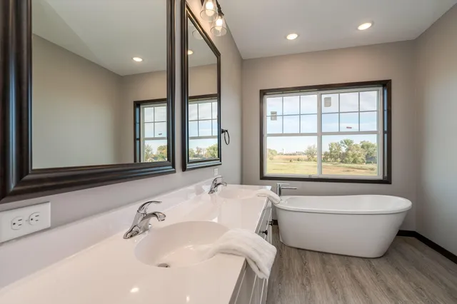 $299,900 | 3068 Bluestem Trail, Mankato, MN 56001