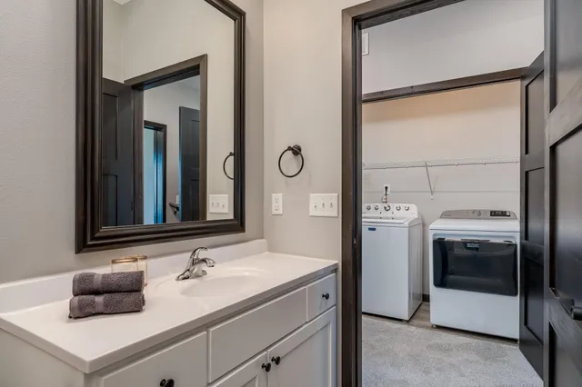 $299,900 | 3068 Bluestem Trail, Mankato, MN 56001