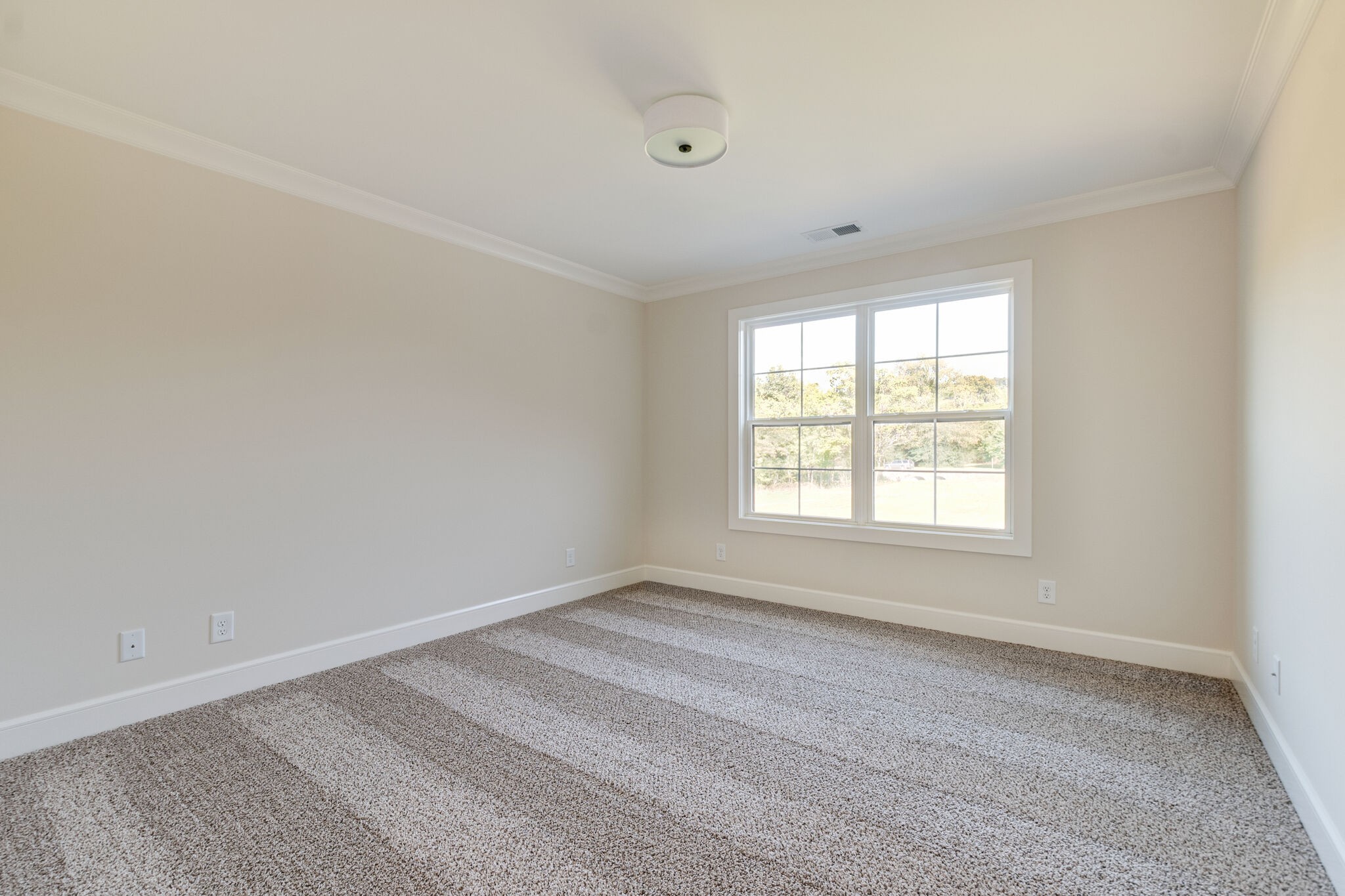 12599 North Milton Road Milton, TN 37118 - Photo 26 of 34 an empty room with a window