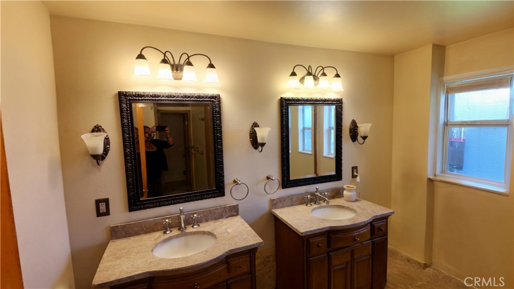 5883 Fremontia Road Oak Hills, CA 92344 - Photo 14 of 23