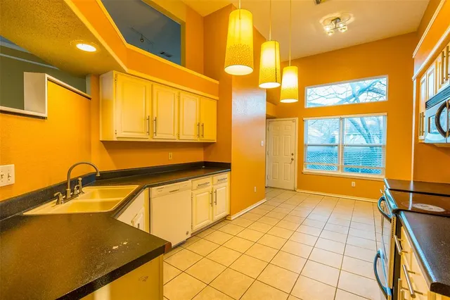 $2,500 | 4103 Meadow Drive, Grapevine, TX 76051