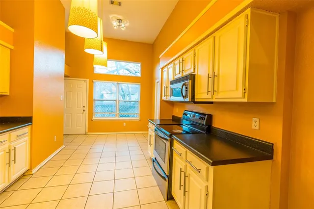 $2,500 | 4103 Meadow Drive, Grapevine, TX 76051