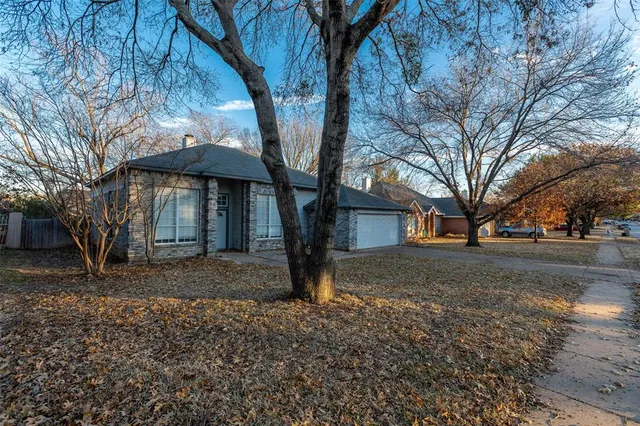 $2,500 | 4103 Meadow Drive, Grapevine, TX 76051