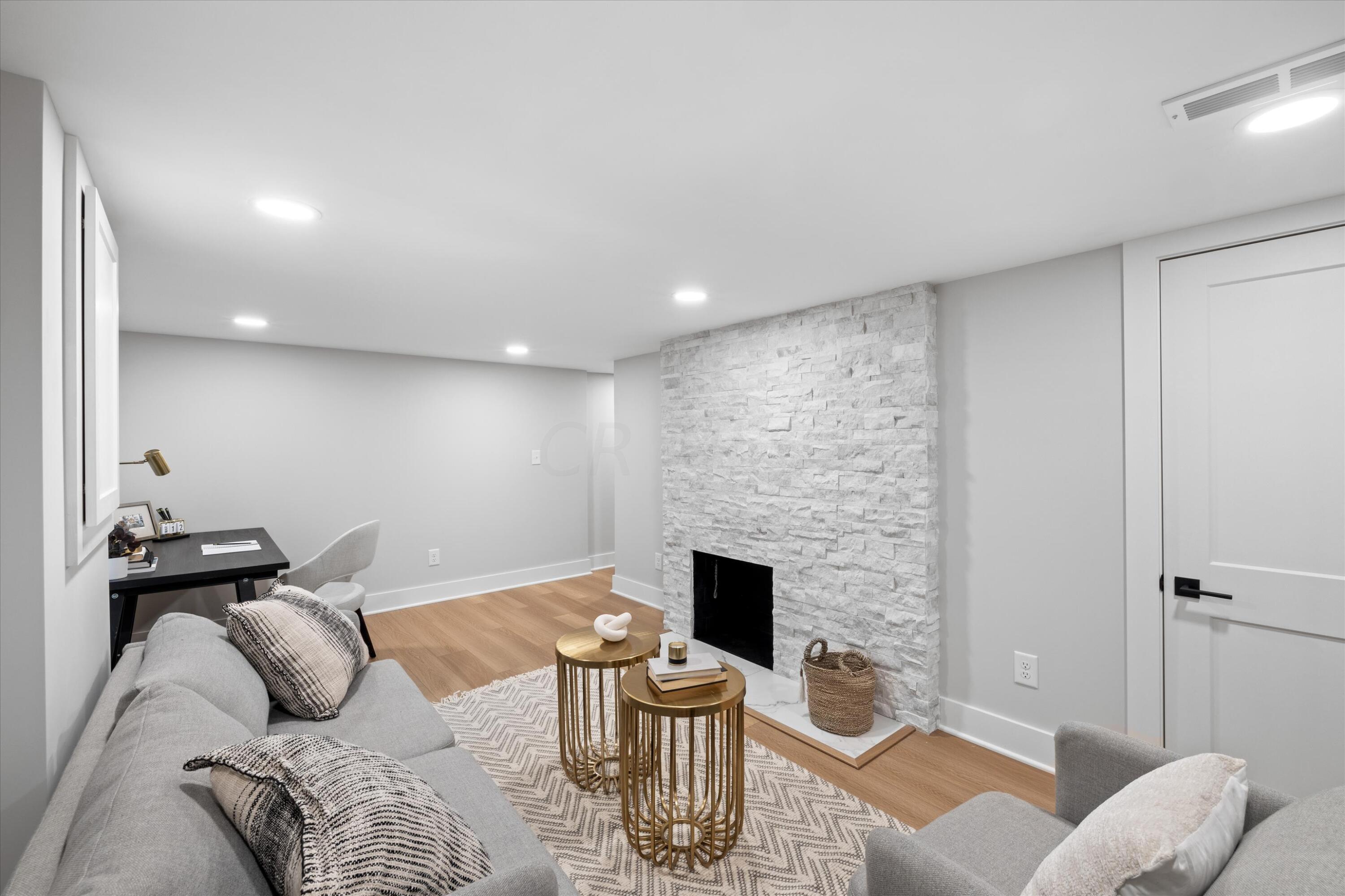 2225 Edington Road Columbus, OH 43221 - Photo 30 of 33 511A6011