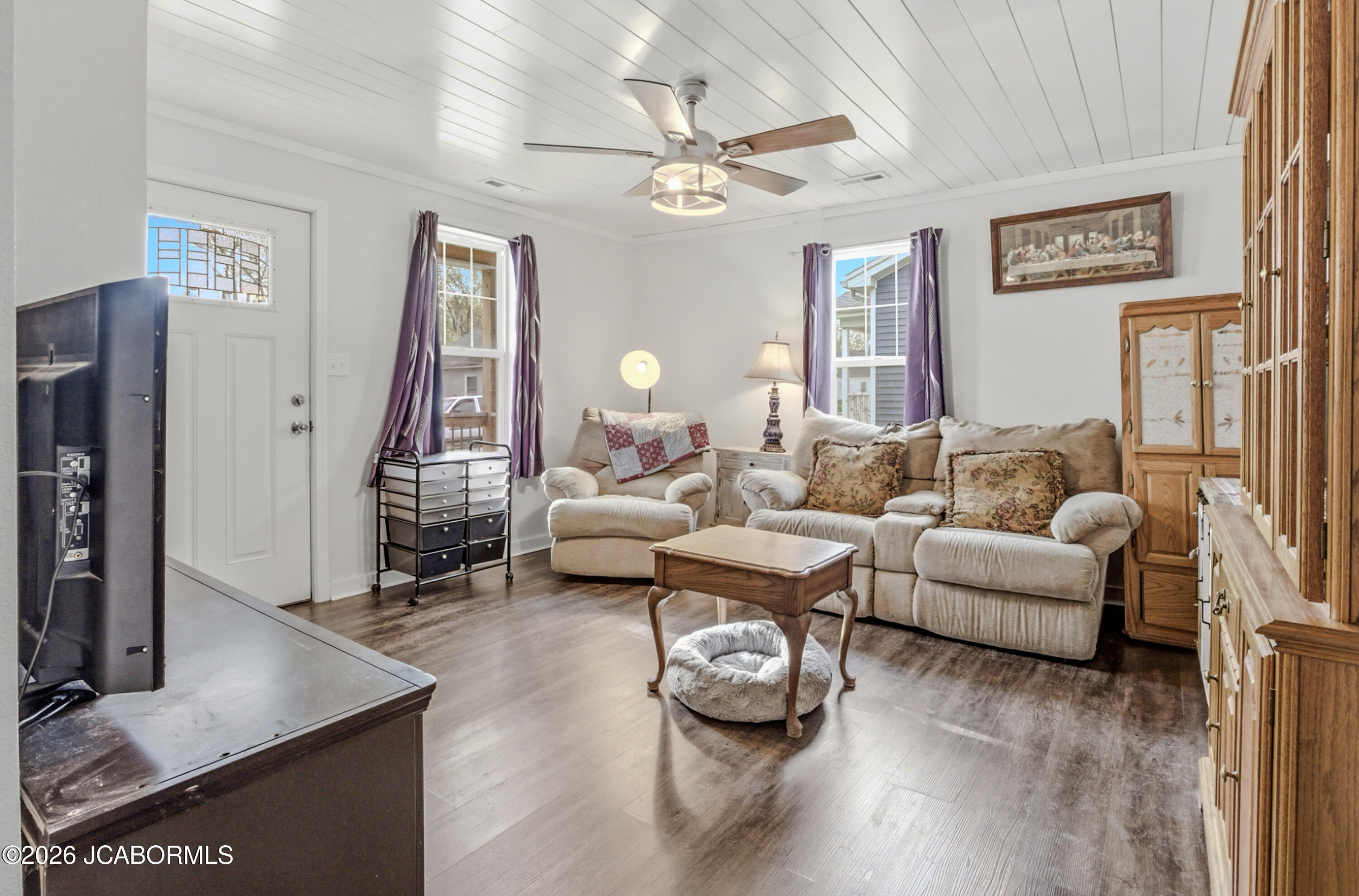417 Garfield Avenue Moberly, MO 65270 - Photo 4 of 17 Living Room
