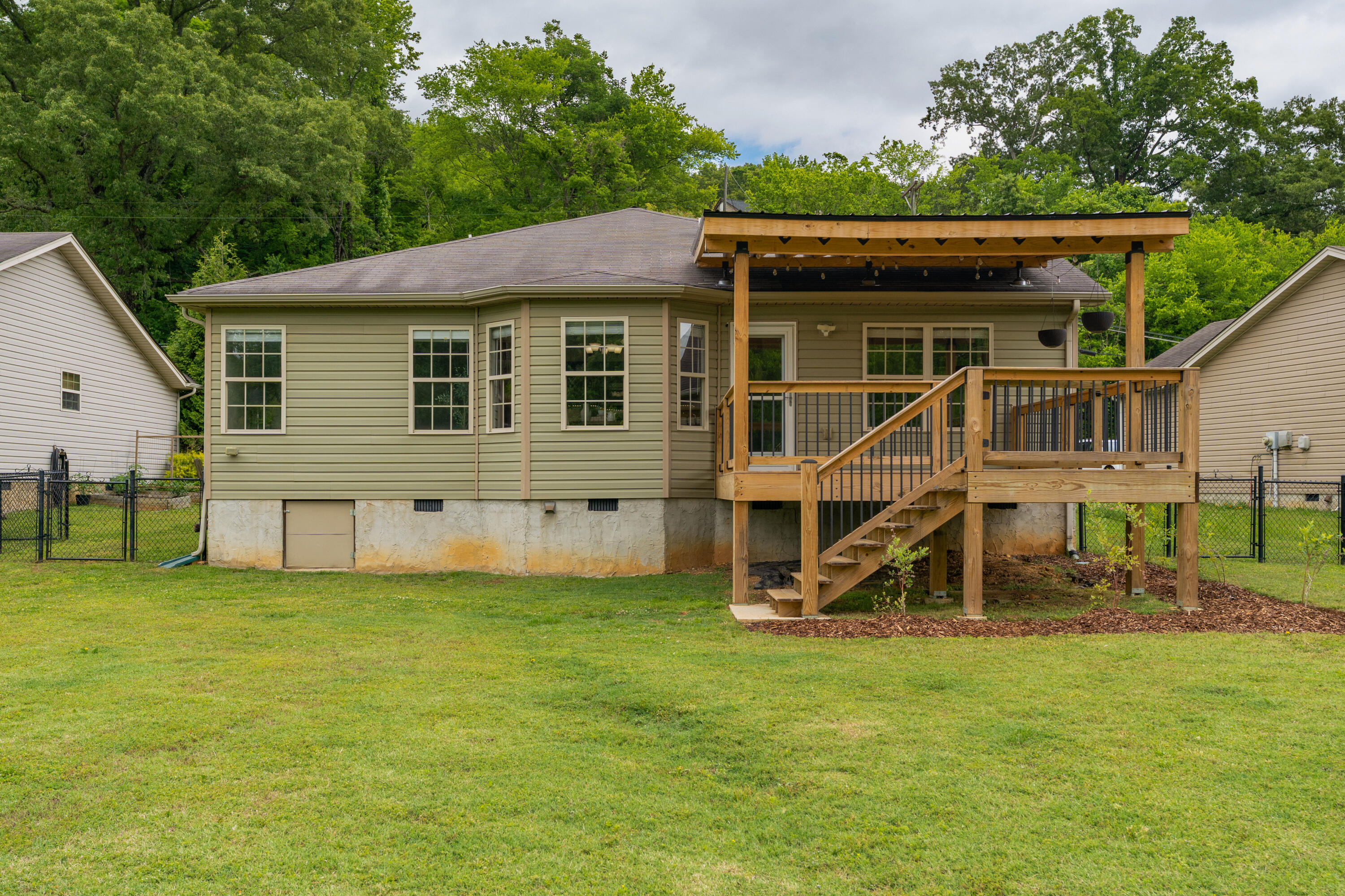 2774 Forest Road Chattanooga, TN 37406 - Photo 32 of 45 17 - 2774 Forest Rd - Exterior
