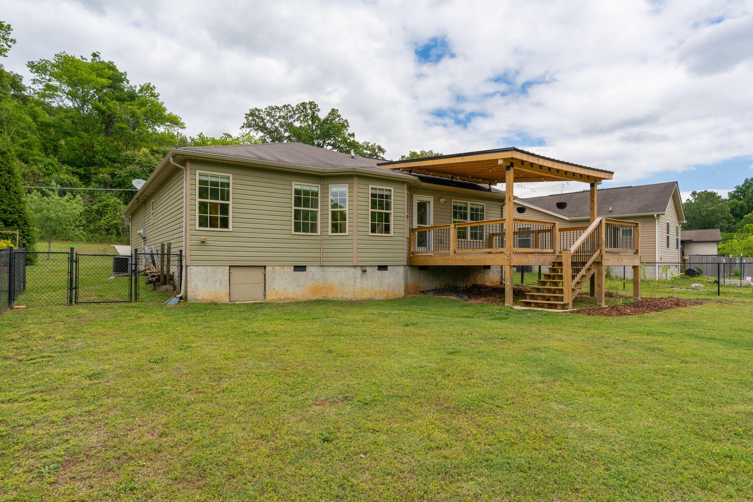 2774 Forest Road Chattanooga, TN 37406 - Photo 33 of 45 18 - 2774 Forest Rd - Exterior