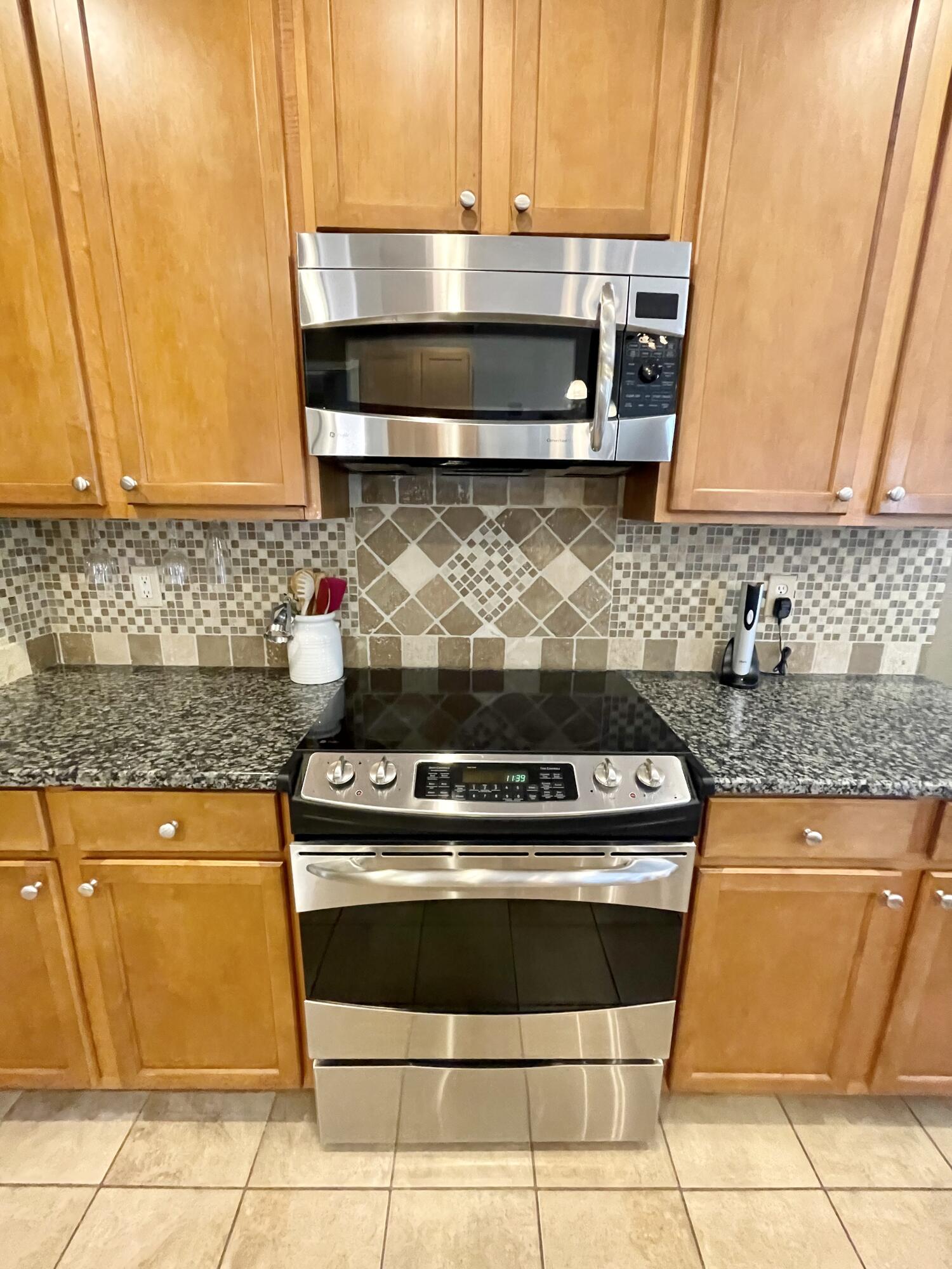 205 Hollytree Circle Ladson, SC 29456 - Photo 14 of 45 5564D658-FB26-4009-A6E0-819E77046928