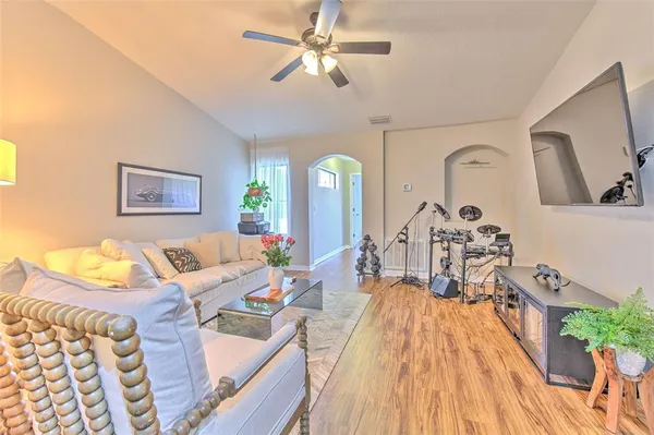 $3,200 | 11808 13th Way North, St. Petersburg, FL 33716