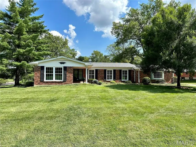 $3,500 | 825 Woodruff Drive, Ballwin, MO 63011