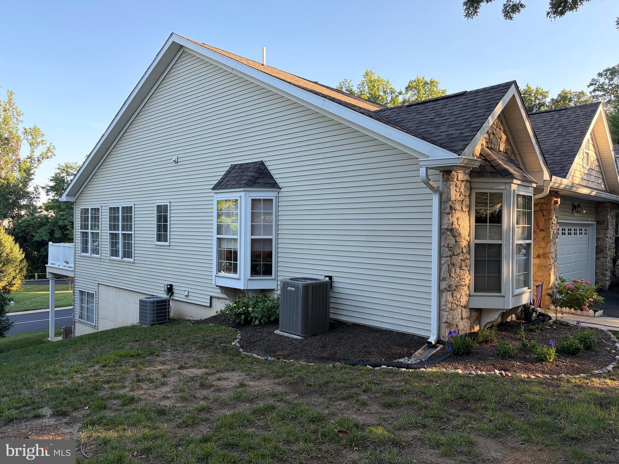 1601 Country Club Drive Springfield, PA 19064 - Photo 4 of 5 Side view
