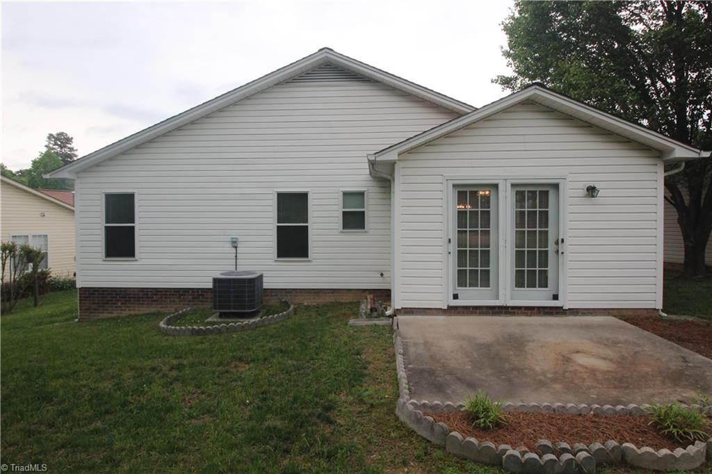 909 James Road High Point, NC 27265 - Photo 2 of 15