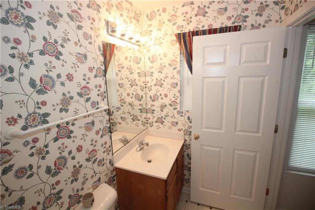 909 James Road High Point, NC 27265 - Photo 12 of 15
