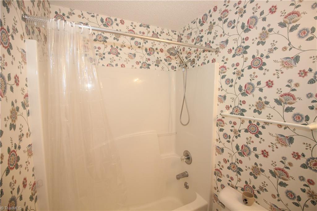 909 James Road High Point, NC 27265 - Photo 13 of 15