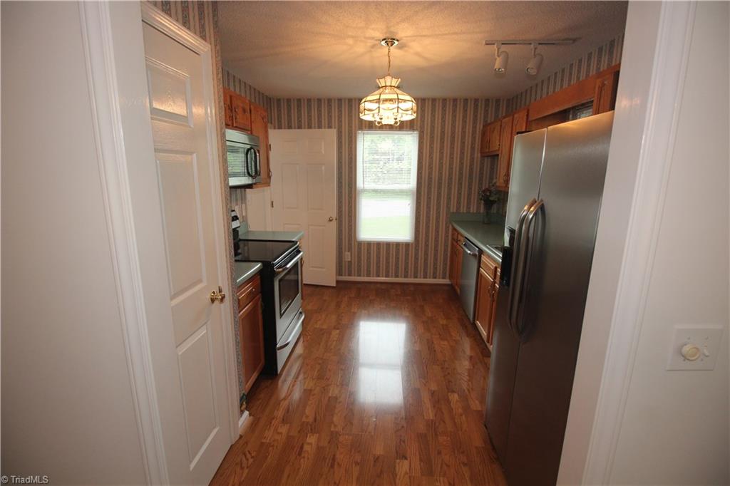 909 James Road High Point, NC 27265 - Photo 7 of 15