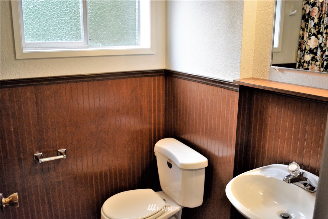 9728 231st Place Southwest Edmonds, WA 98020 - Photo 11 of 16 Gallery Image 11