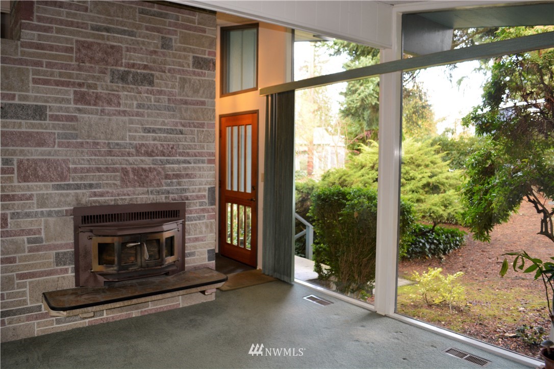 9728 231st Place Southwest Edmonds, WA 98020 - Photo 7 of 16 Gallery Image 7