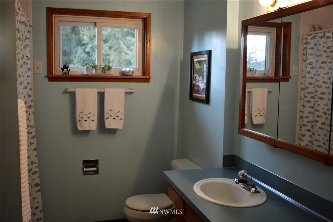 9728 231st Place Southwest Edmonds, WA 98020 - Photo 8 of 16 Gallery Image 8