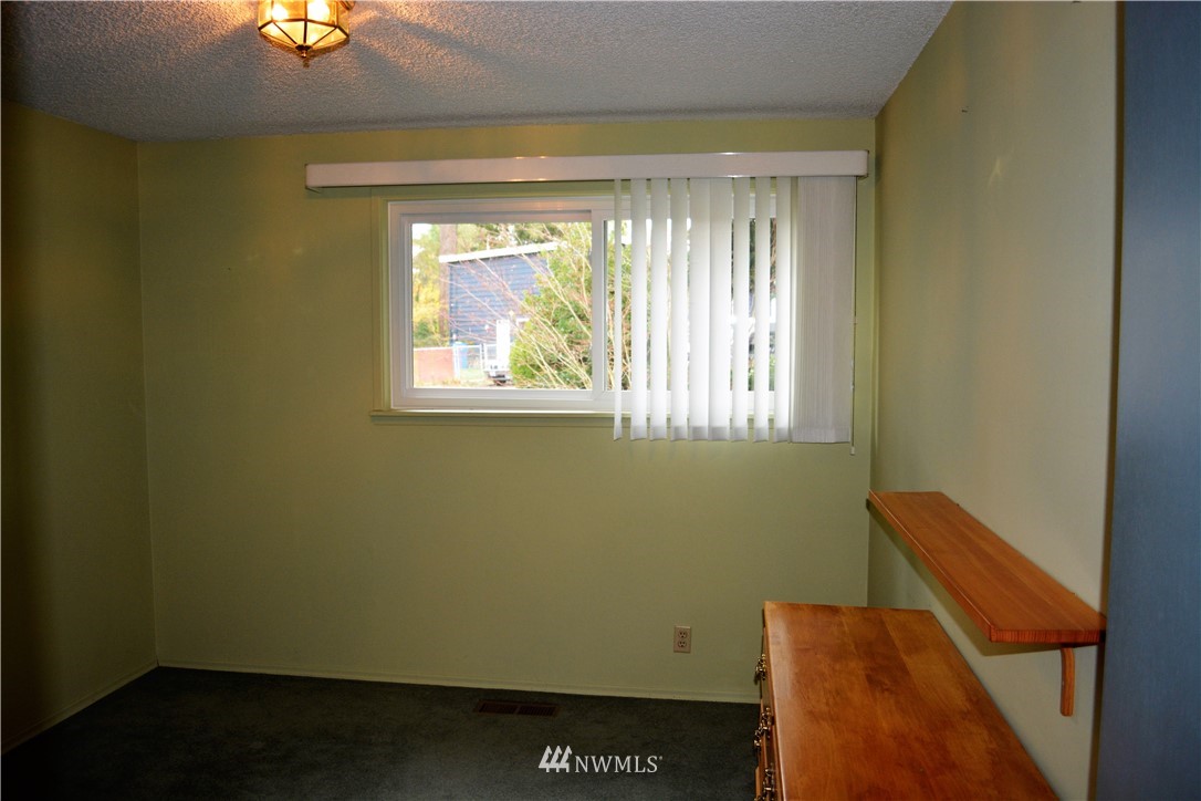 9728 231st Place Southwest Edmonds, WA 98020 - Photo 9 of 16 Gallery Image 9