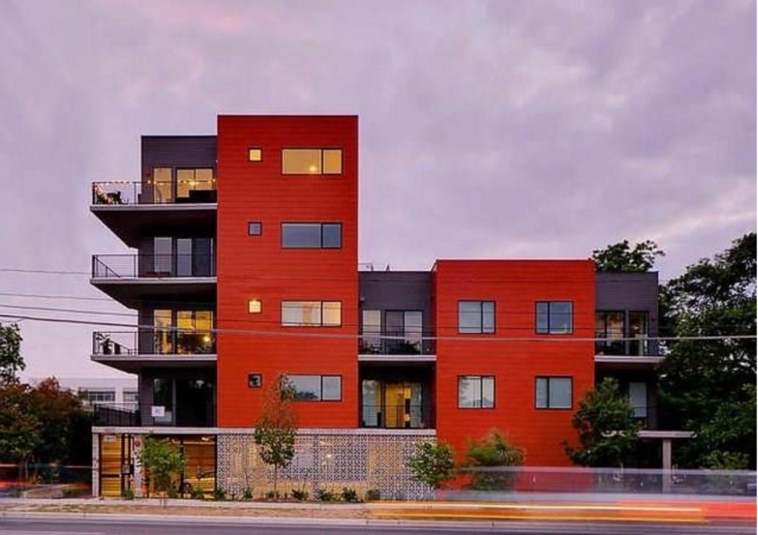 1615 East 7th Street, Unit 304 Austin, TX 78702 - Photo 12 of 12 front view of a building