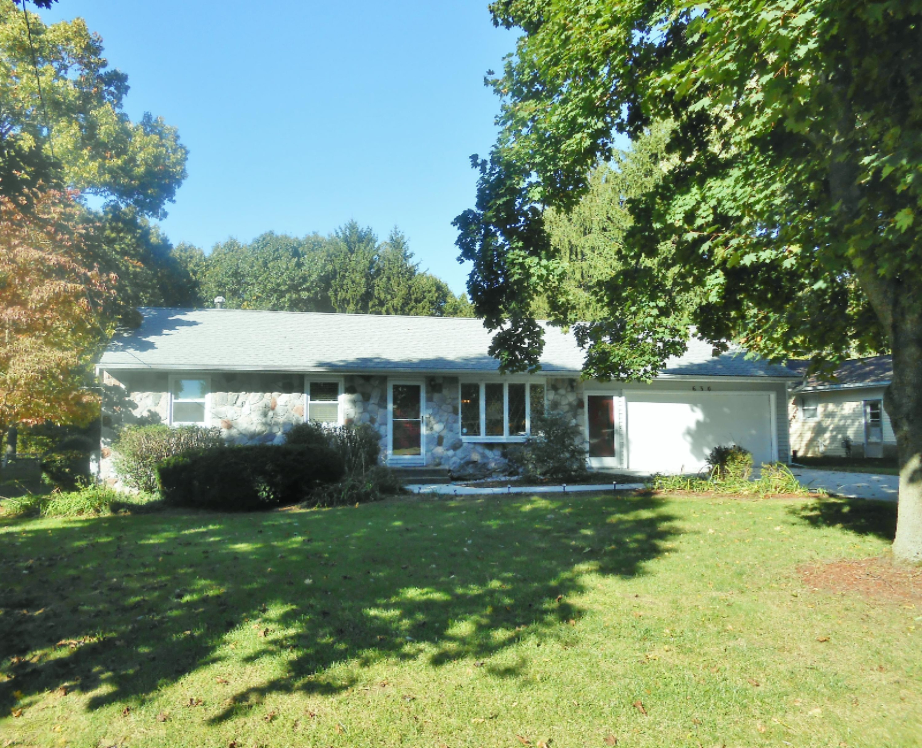 630 Lakeview Road Paw Paw, MI 49079 - Photo 1 of 28 DSCN1682