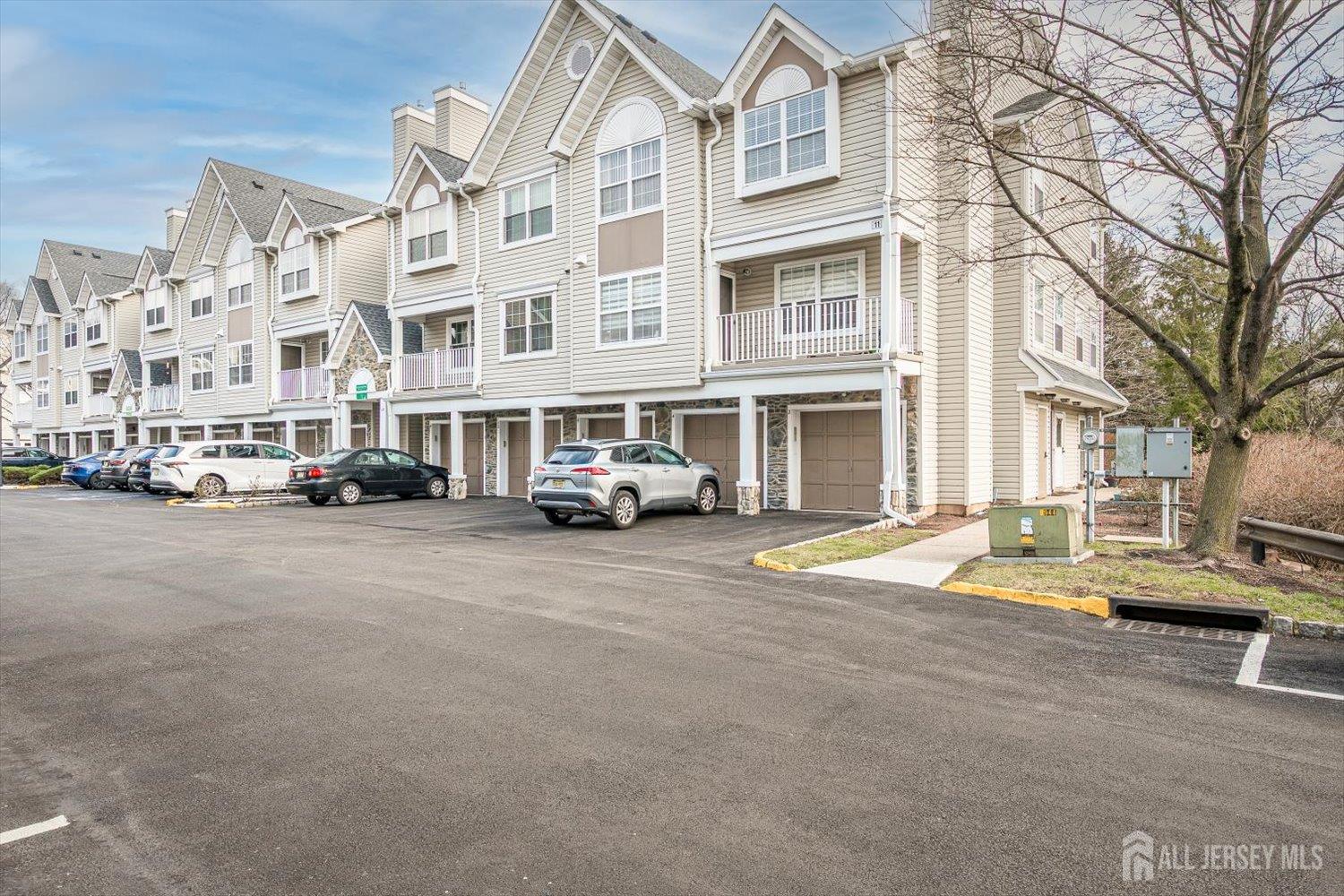 10 Guisborough Way Edison, NJ 08820 - Photo 3 of 27 a building view