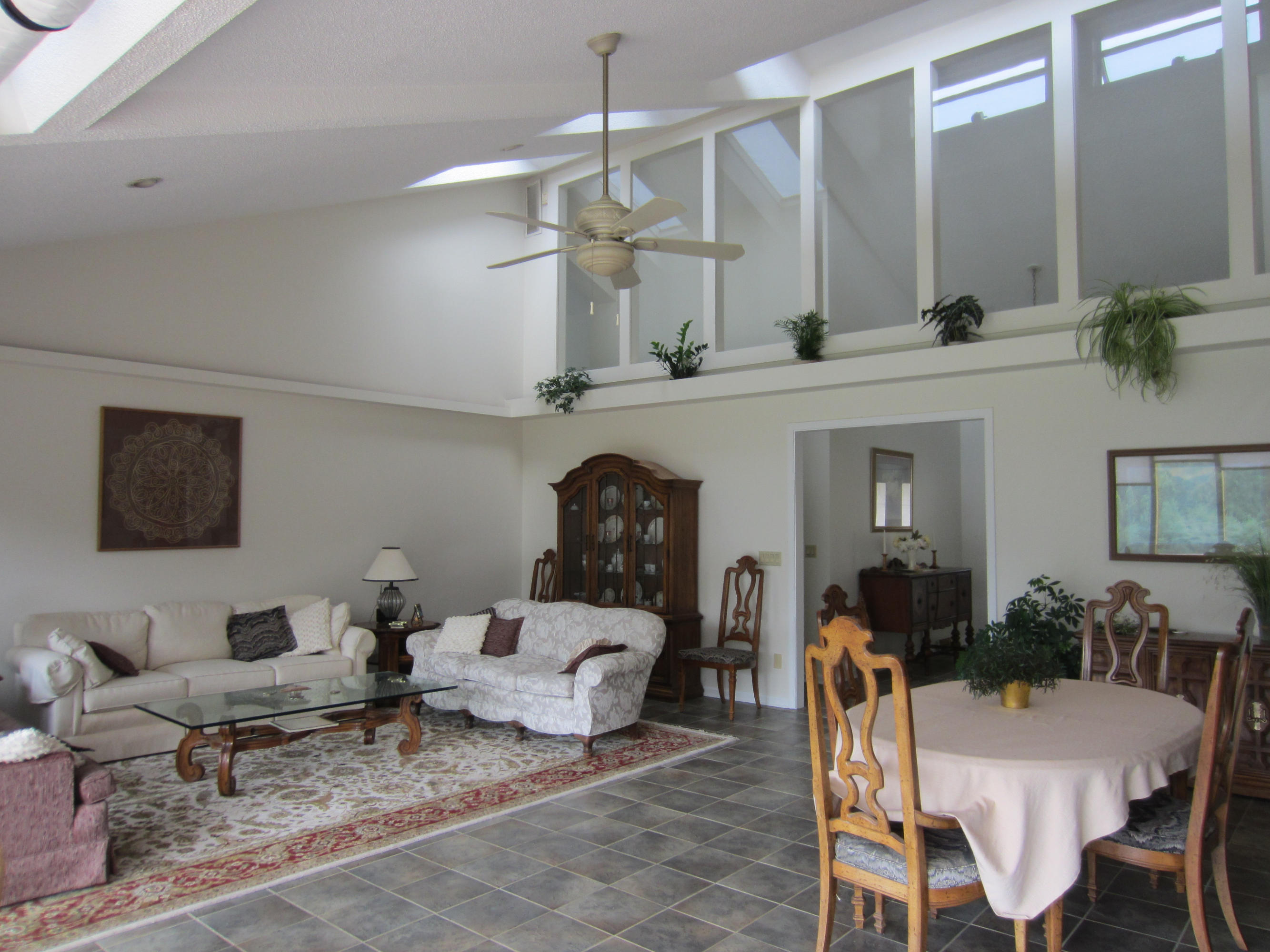 1379 Dogtown Road Ten Mile, TN 37880 - Photo 3 of 20 Great Room/ Dining Area