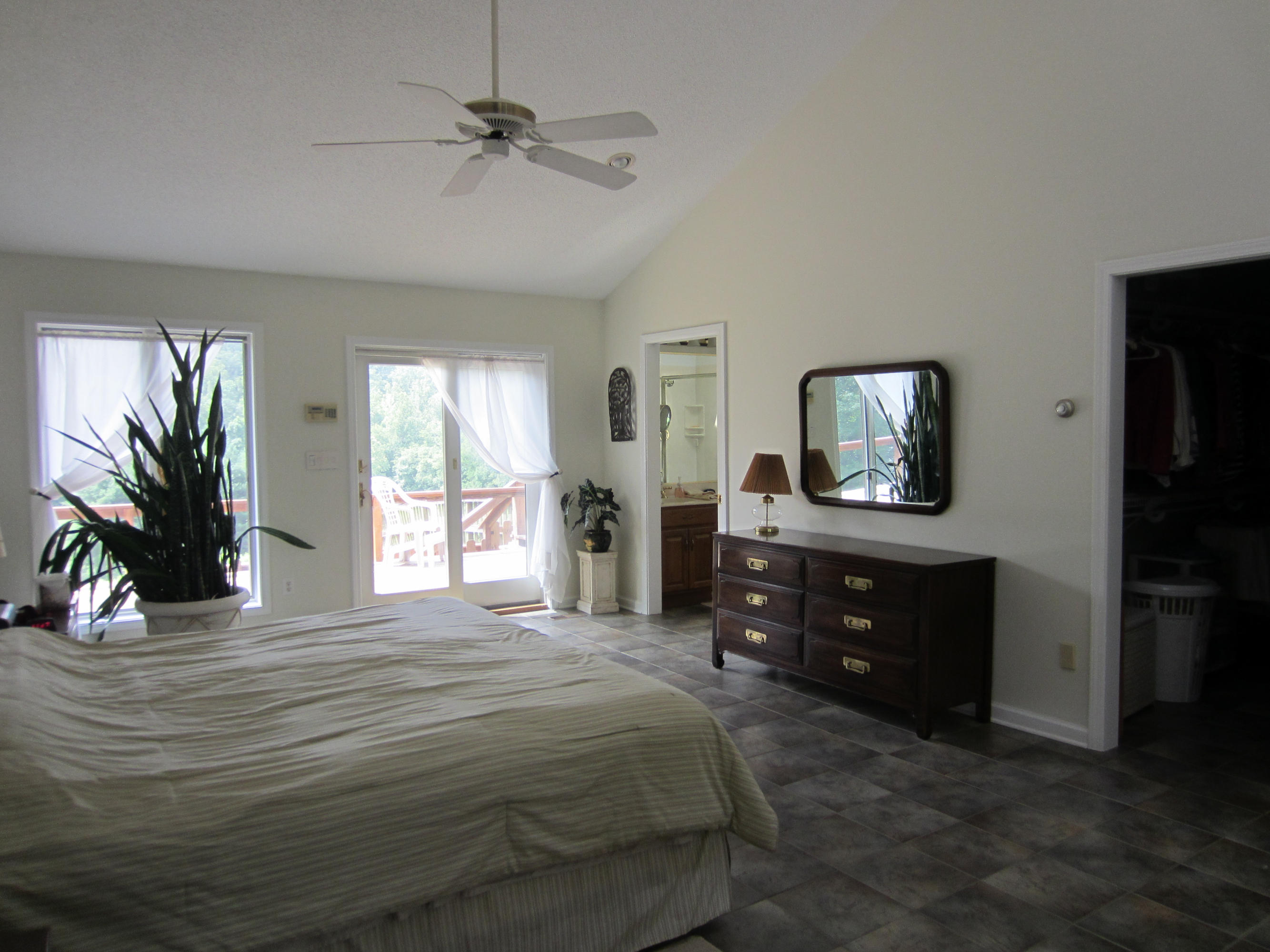 1379 Dogtown Road Ten Mile, TN 37880 - Photo 8 of 20 Master Bedroom